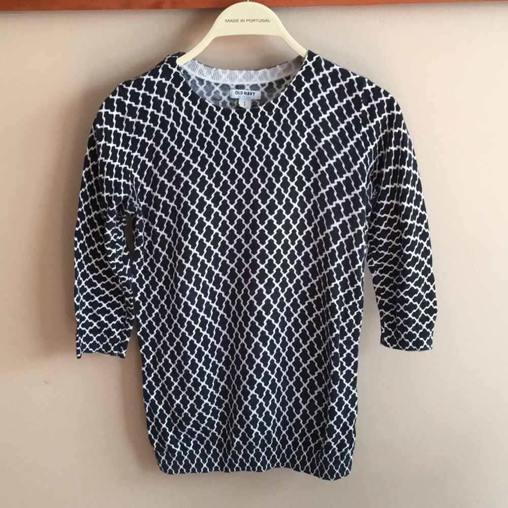 Classy Sweater with Three Quarter Length Sleeves